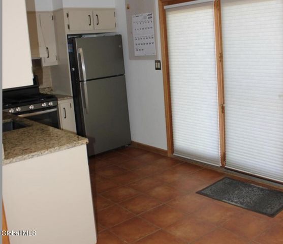4 Mari Nol Circle, Clifton Park, NY 12065