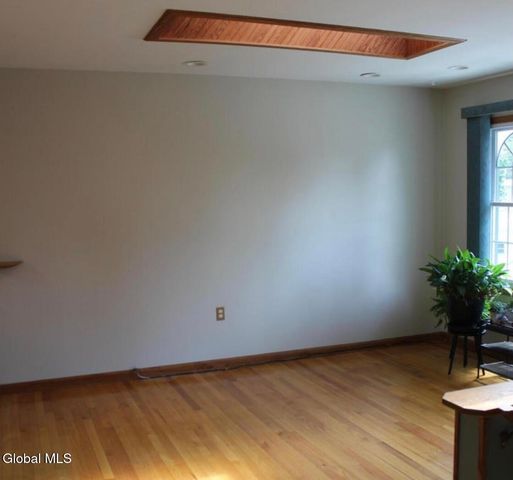 4 Mari Nol Circle, Clifton Park, NY 12065