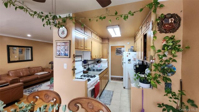 99-10 60th Avenue 3H, Corona, NY 11368