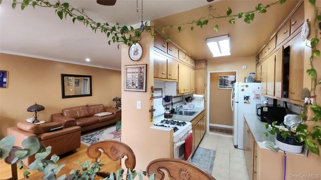 99-10 60th Avenue 3H, Corona, NY 11368