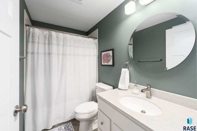 6401 S El Dorado Ave Avenue, Sioux Falls, SD 57108