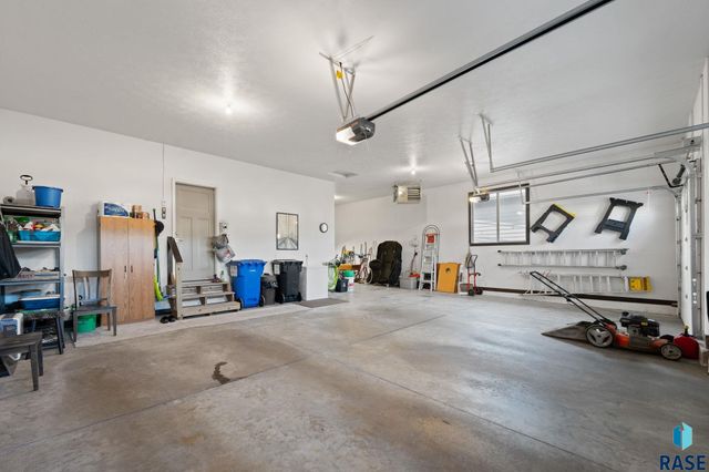 6401 S El Dorado Ave Avenue, Sioux Falls, SD 57108
