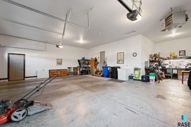 6401 S El Dorado Ave Avenue, Sioux Falls, SD 57108