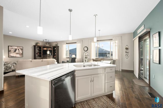 6401 S El Dorado Ave Avenue, Sioux Falls, SD 57108