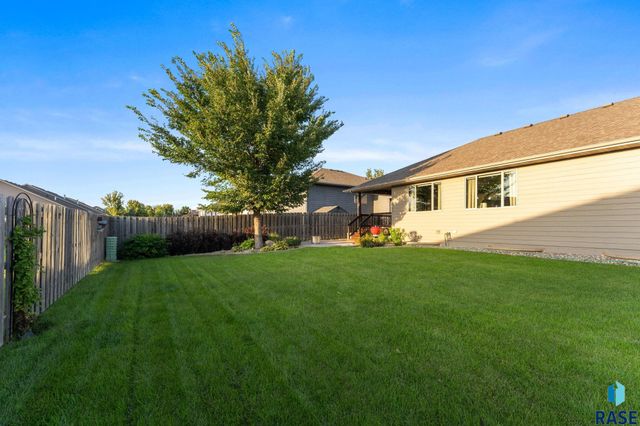 6401 S El Dorado Ave Avenue, Sioux Falls, SD 57108