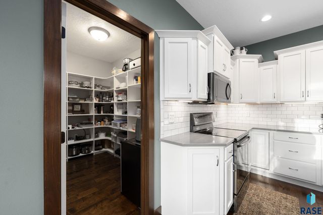 6401 S El Dorado Ave Avenue, Sioux Falls, SD 57108