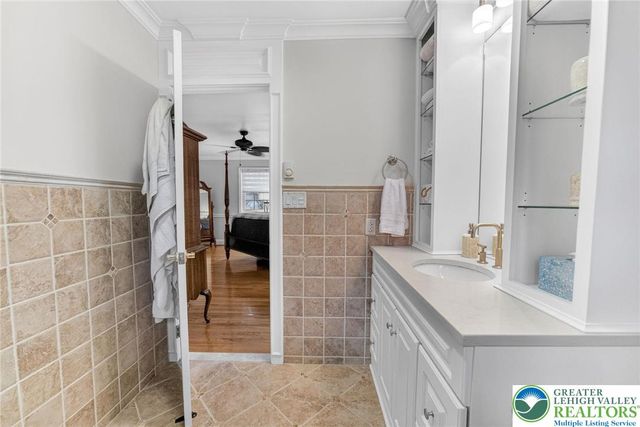 3260 Highfield Circle, Bethlehem Twp, PA 18020