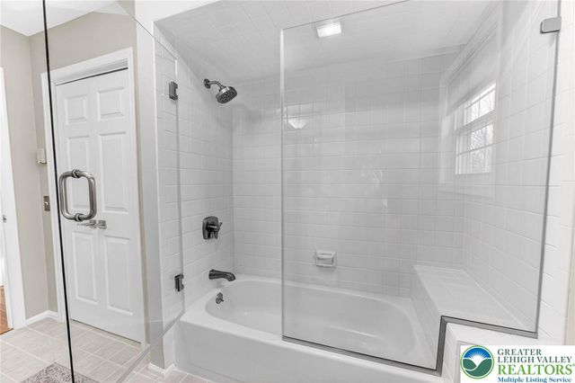 3260 Highfield Circle, Bethlehem Twp, PA 18020