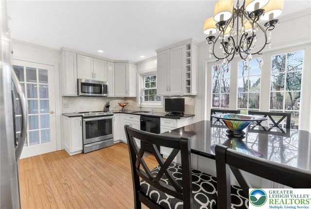 3260 Highfield Circle, Bethlehem Twp, PA 18020