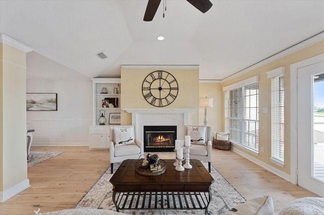 225 Capetown, Conroe, TX 77356