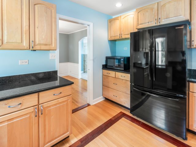 225 Stratford Road, Des Plaines, IL 60016