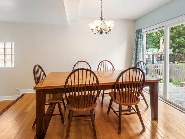 225 Stratford Road, Des Plaines, IL 60016