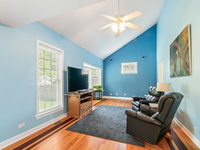 225 Stratford Road, Des Plaines, IL 60016