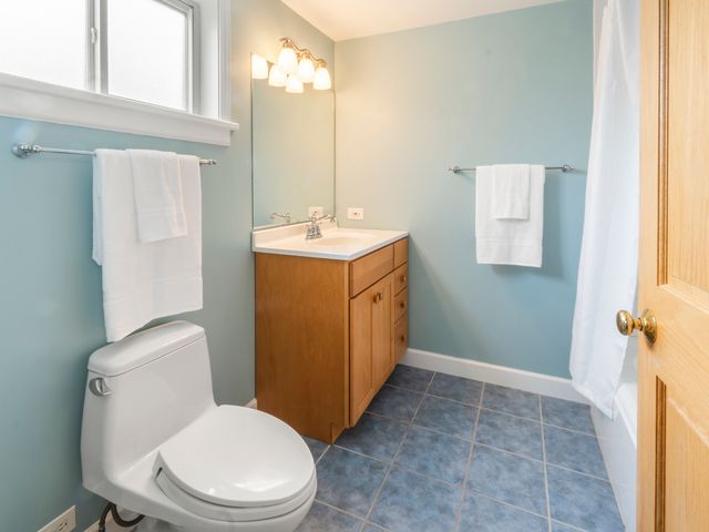 225 Stratford Road, Des Plaines, IL 60016