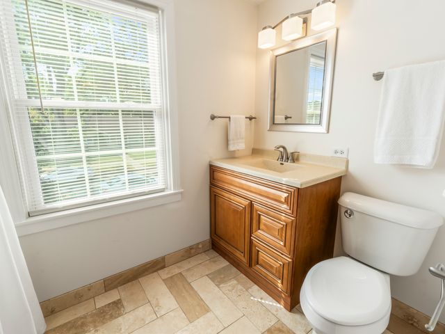 225 Stratford Road, Des Plaines, IL 60016