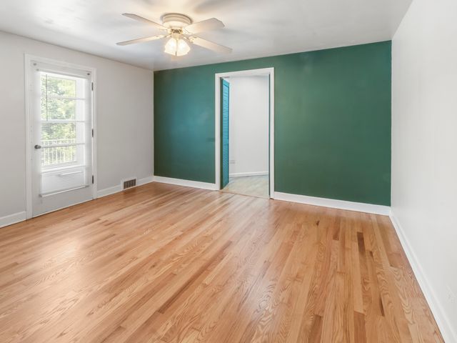 225 Stratford Road, Des Plaines, IL 60016