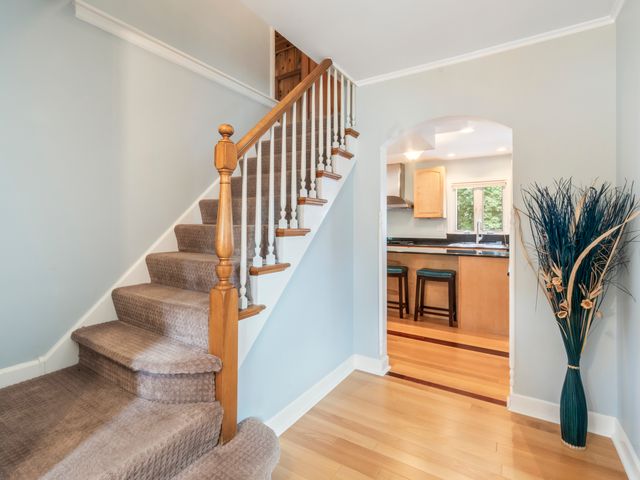 225 Stratford Road, Des Plaines, IL 60016
