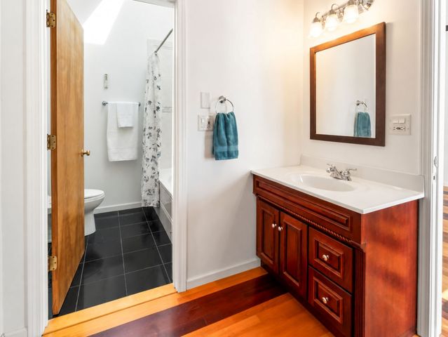 225 Stratford Road, Des Plaines, IL 60016