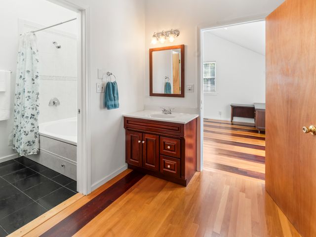 225 Stratford Road, Des Plaines, IL 60016