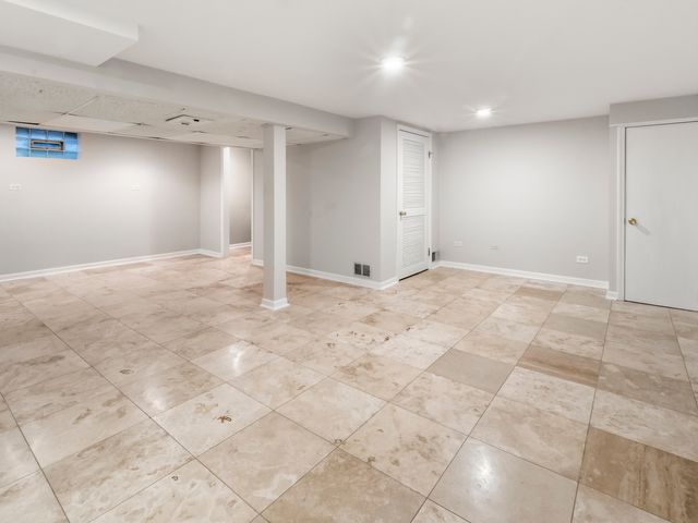 225 Stratford Road, Des Plaines, IL 60016