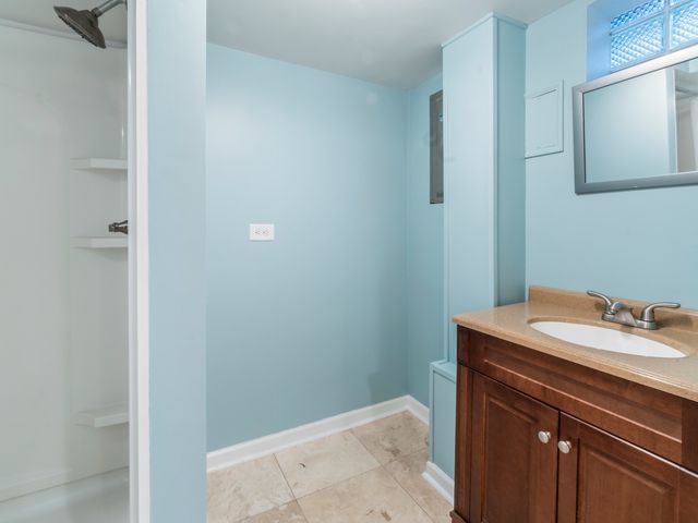 225 Stratford Road, Des Plaines, IL 60016