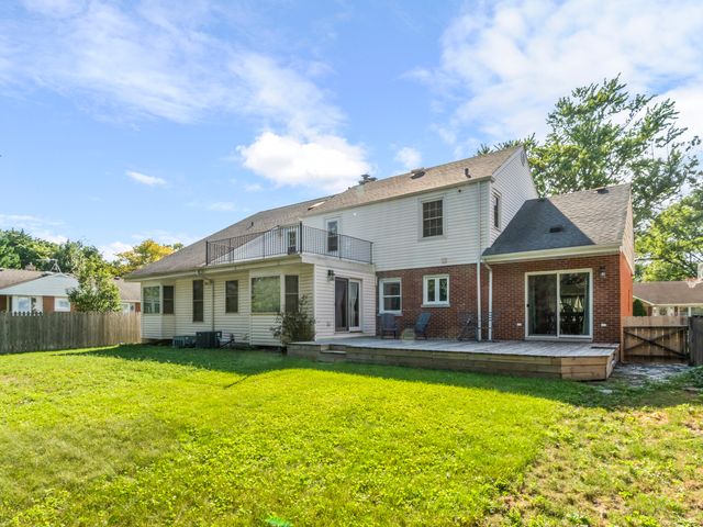 225 Stratford Road, Des Plaines, IL 60016