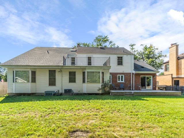 225 Stratford Road, Des Plaines, IL 60016