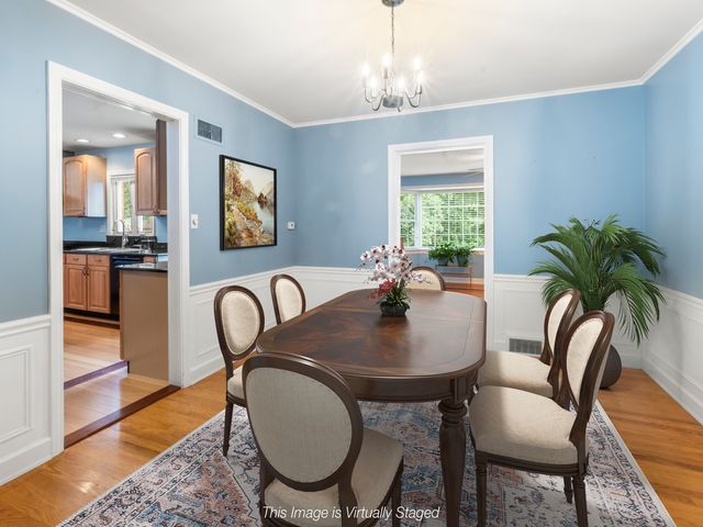 225 Stratford Road, Des Plaines, IL 60016