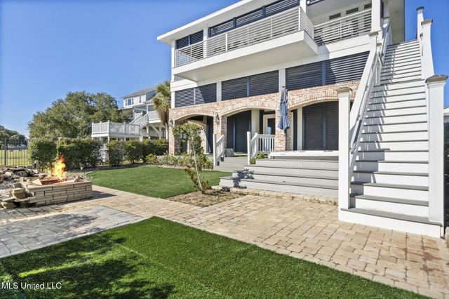 1615 Cayman Cove, Biloxi, MS 39531