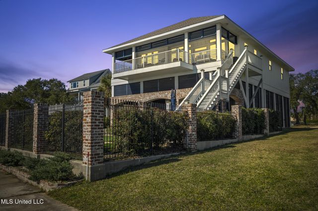 1615 Cayman Cove, Biloxi, MS 39531