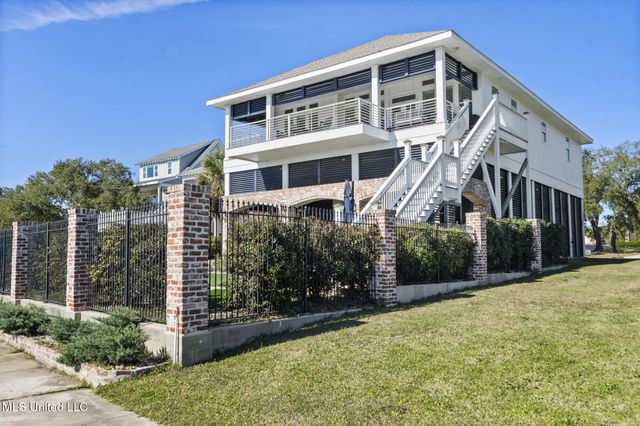 1615 Cayman Cove, Biloxi, MS 39531