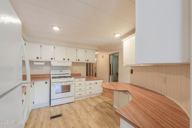 450 W SUNWEST Drive 103, Casa Grande, AZ 85122