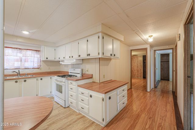 450 W SUNWEST Drive 103, Casa Grande, AZ 85122