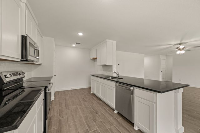 813 Haynie Drive, Runaway Bay, TX 76426