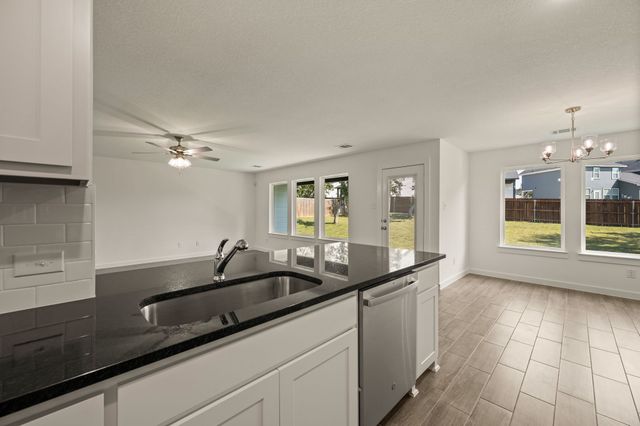 813 Haynie Drive, Runaway Bay, TX 76426