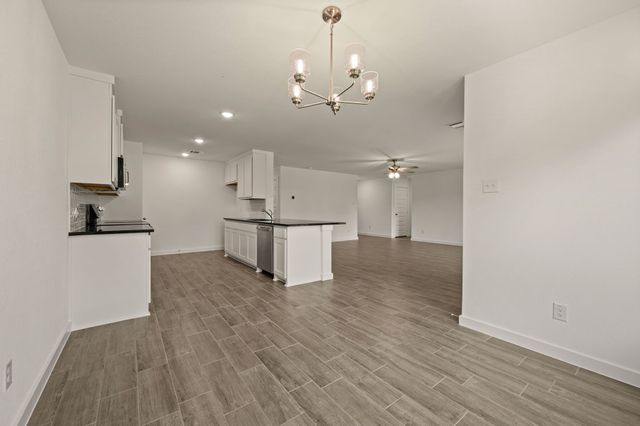 813 Haynie Drive, Runaway Bay, TX 76426