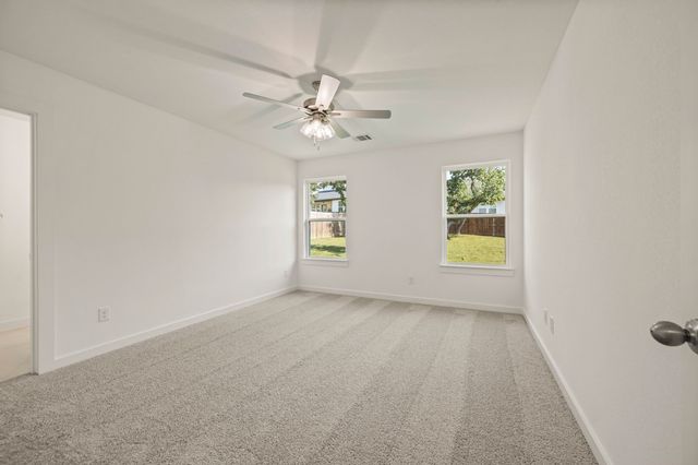 813 Haynie Drive, Runaway Bay, TX 76426