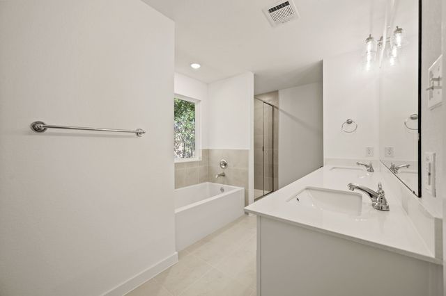 813 Haynie Drive, Runaway Bay, TX 76426