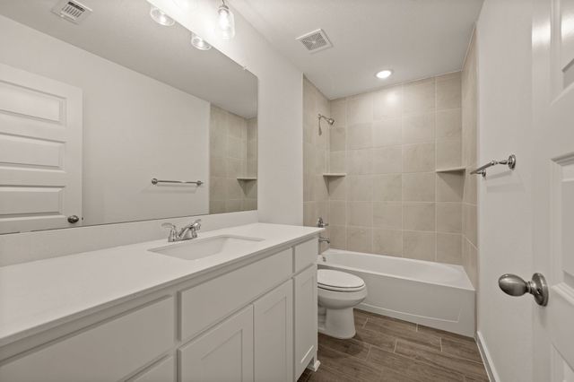 813 Haynie Drive, Runaway Bay, TX 76426