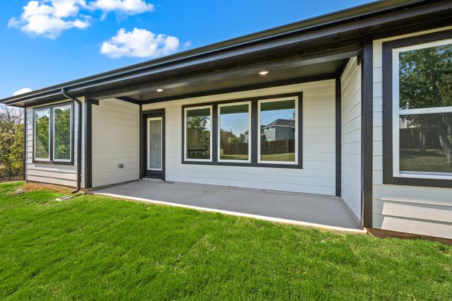 813 Haynie Drive, Runaway Bay, TX 76426