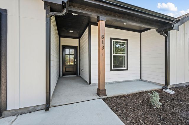 813 Haynie Drive, Runaway Bay, TX 76426