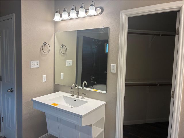 197 Joy HOLW, Buda, TX 78610