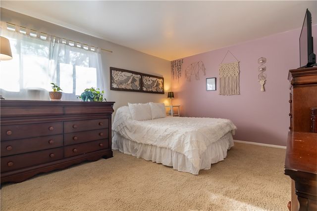 429 Allenberry Dr, Ross Twp, PA 15237