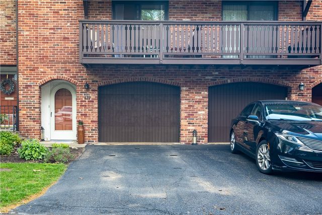 429 Allenberry Dr, Ross Twp, PA 15237