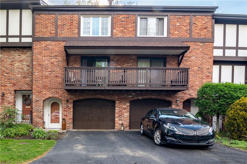 429 Allenberry Dr, Ross Twp, PA 15237