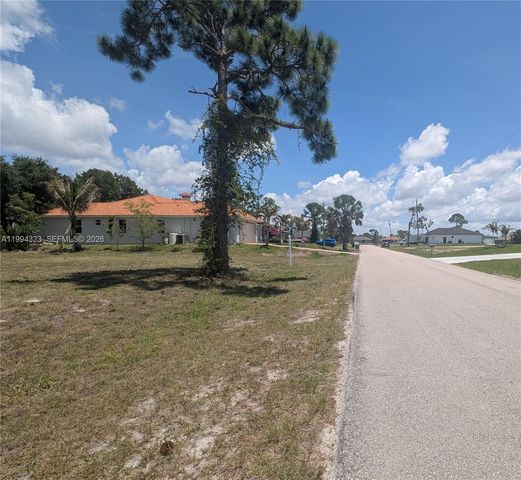 2121 NW 30th Terrace, Cape Coral, FL 33993
