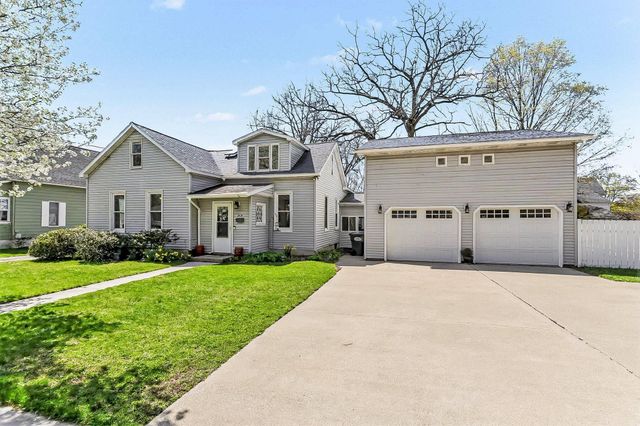 512 Lagrange Street, South Haven, MI 49090