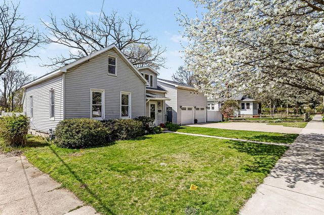 512 Lagrange Street, South Haven, MI 49090