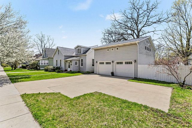 512 Lagrange Street, South Haven, MI 49090
