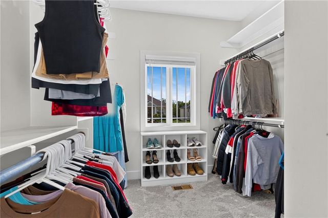 10514 N Hawthorne Avenue, Kansas City, MO 64157